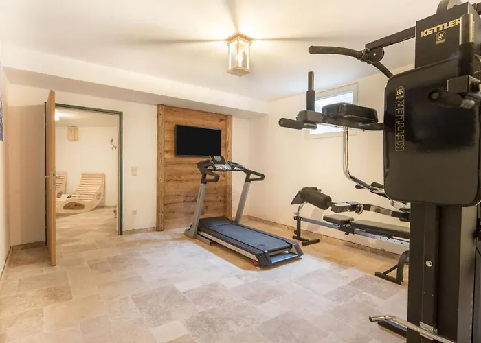 Yuma 4 People - Formerly Tui アパート